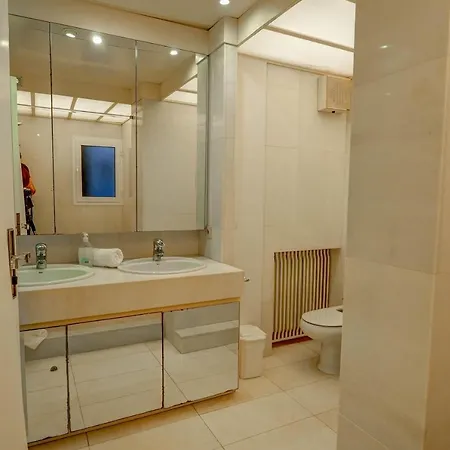 La Gioia 2 By Hello Homes *