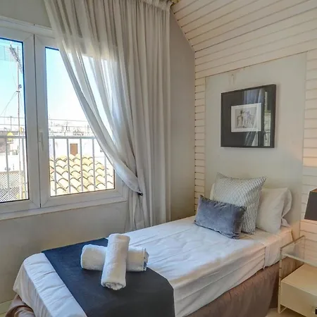 La Gioia 2 By Hello Homes