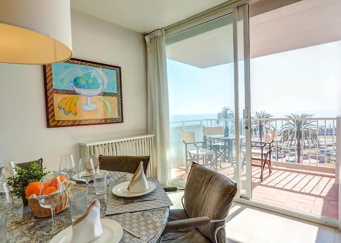 La Gioia 2 By Hello Homes * Сіджас