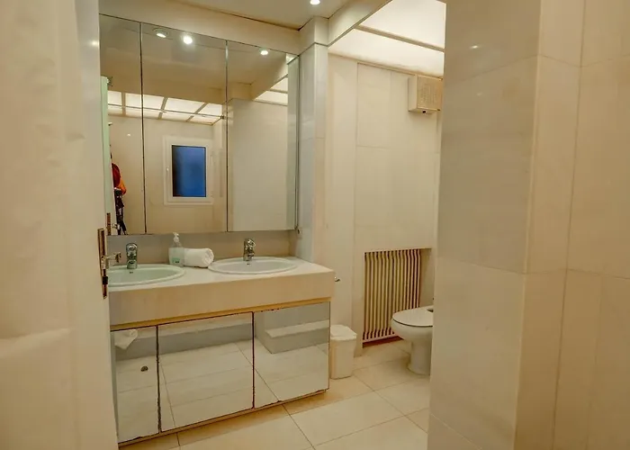 La Gioia 2 By Hello Homes *