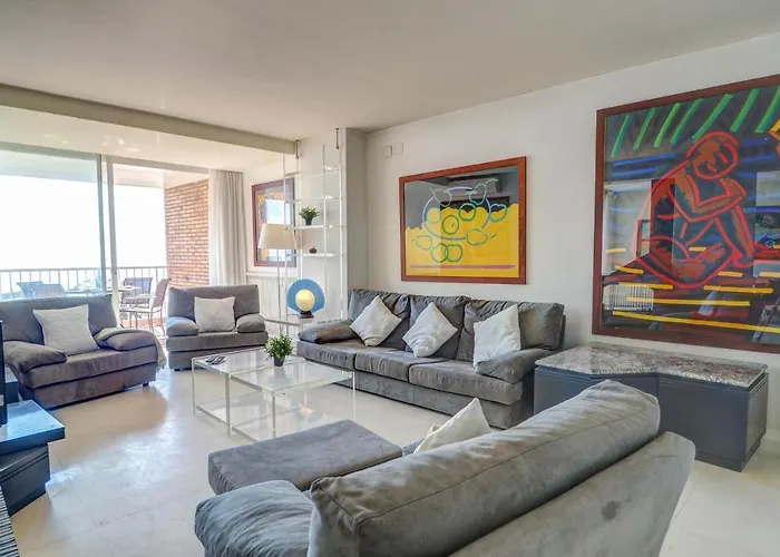 La Gioia 2 By Hello Homes *