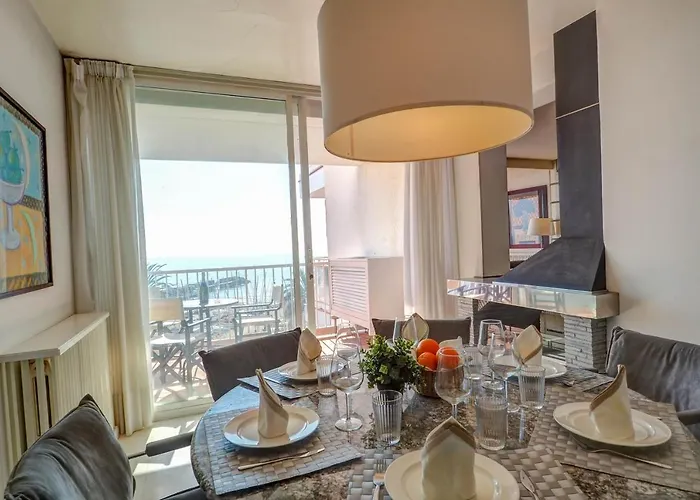 La Gioia 2 By Hello Homes *